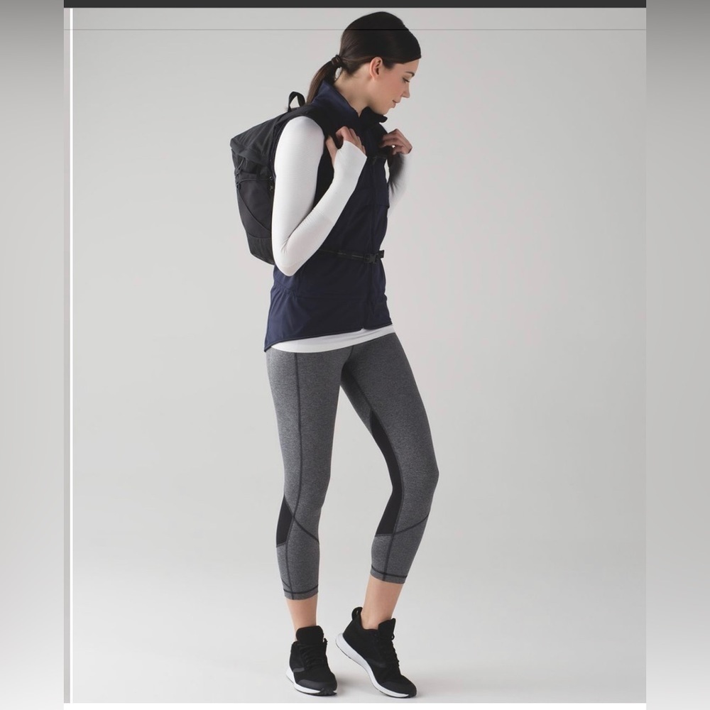 Lululemon Pace Rival Crop *22"
Heathered Black / Black (First Release) Size 8